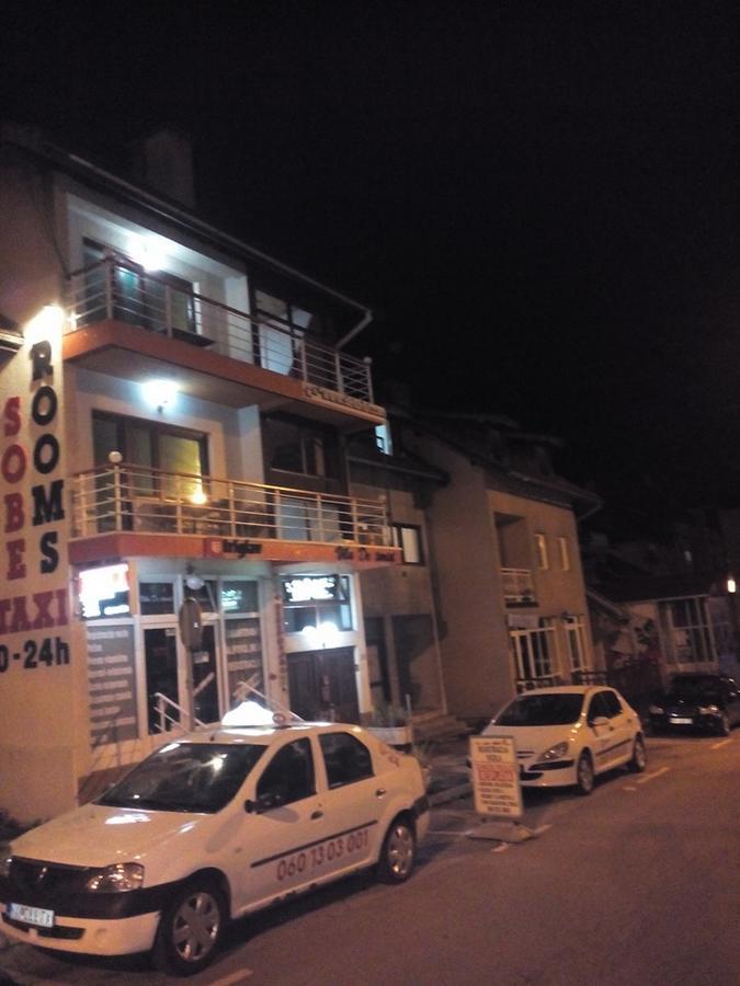 Vila De Turist Nova Varos Bagian luar foto