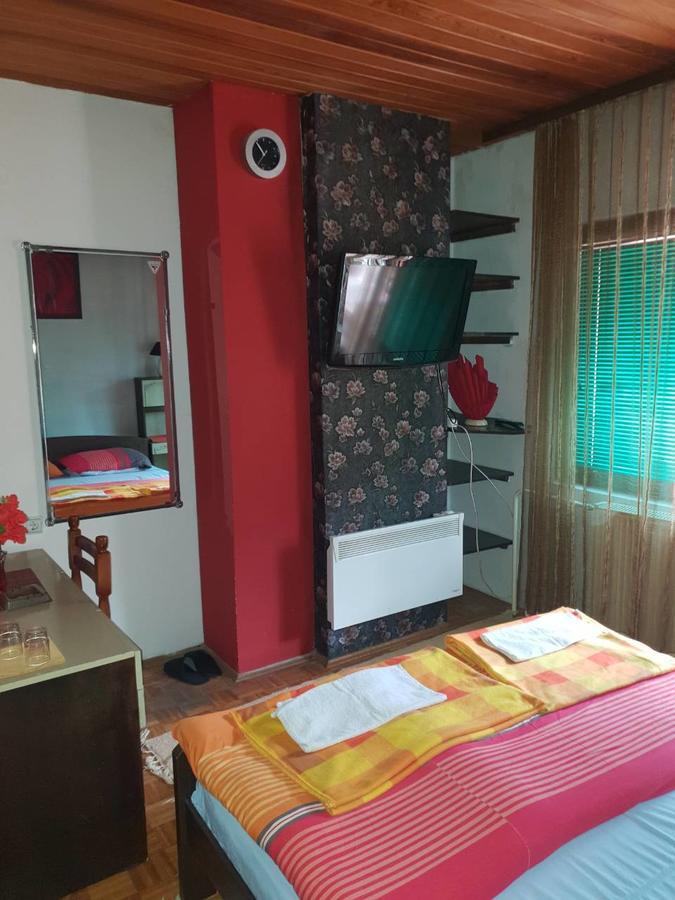 Vila De Turist Nova Varos Bagian luar foto